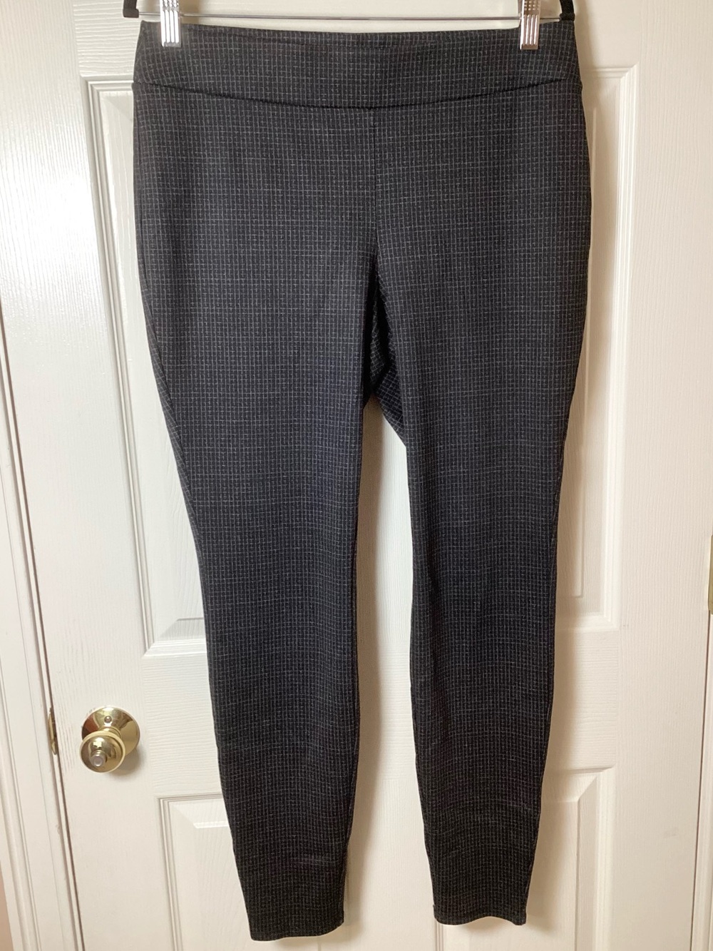 White House Black Market Gray & Black Stretch Pull-On Pants - Size M